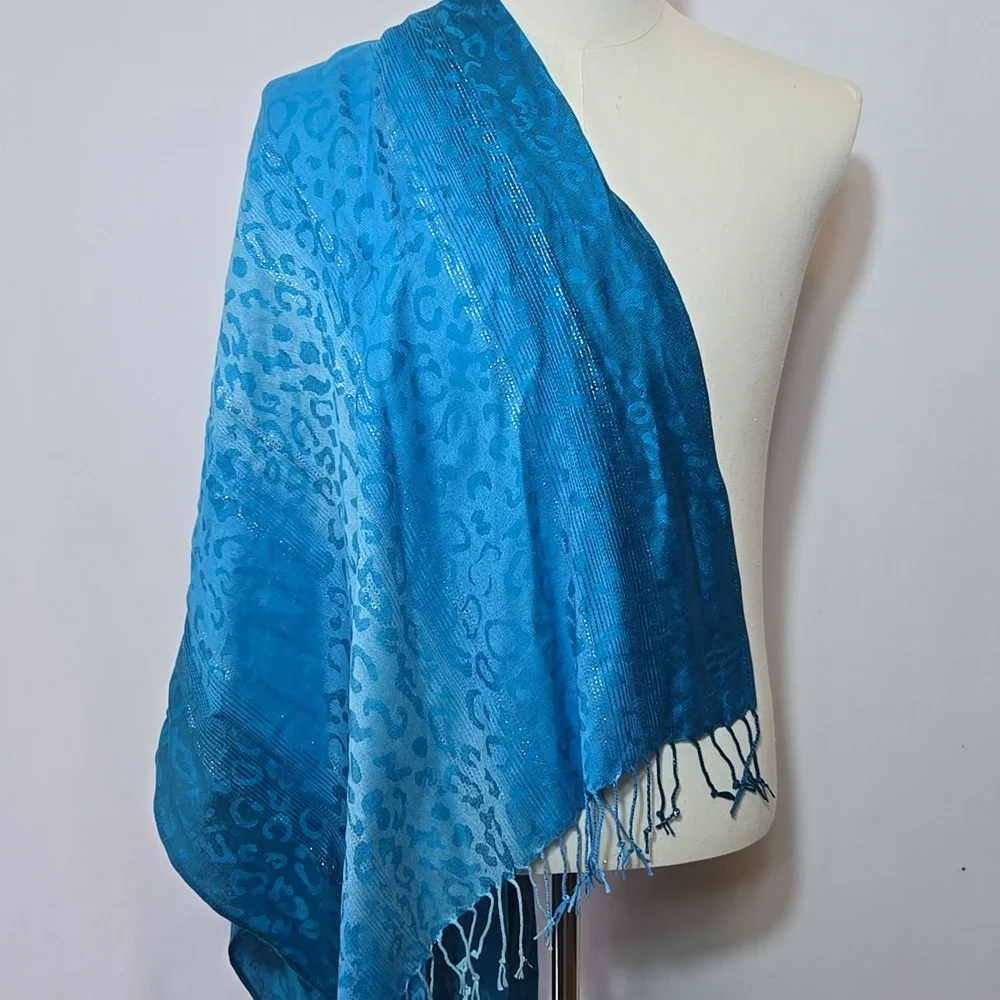 Pashmire Blue Ombre Leopard Animal Print Fringed‎ Scarf Wrap Classy